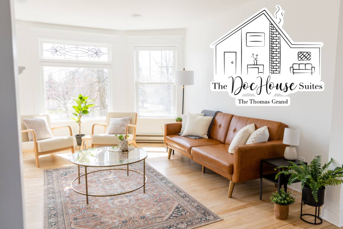 Walk to Local Downtown Shops+Restaurants+More!