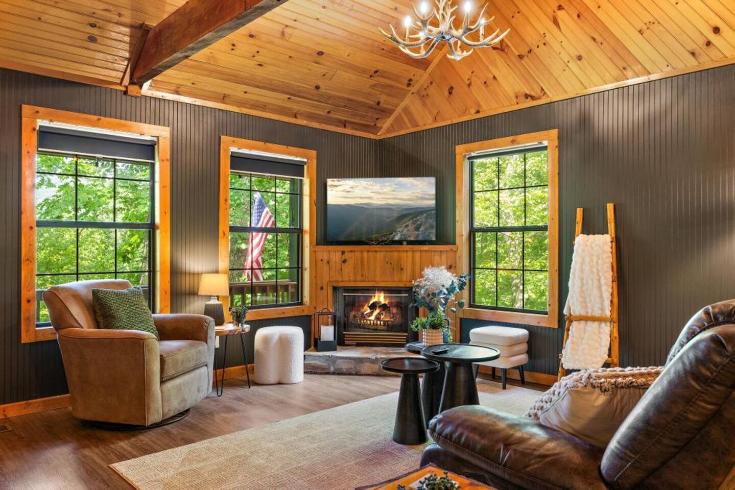 Fully Renovated, Secluded "Banner Ridge" Cabin