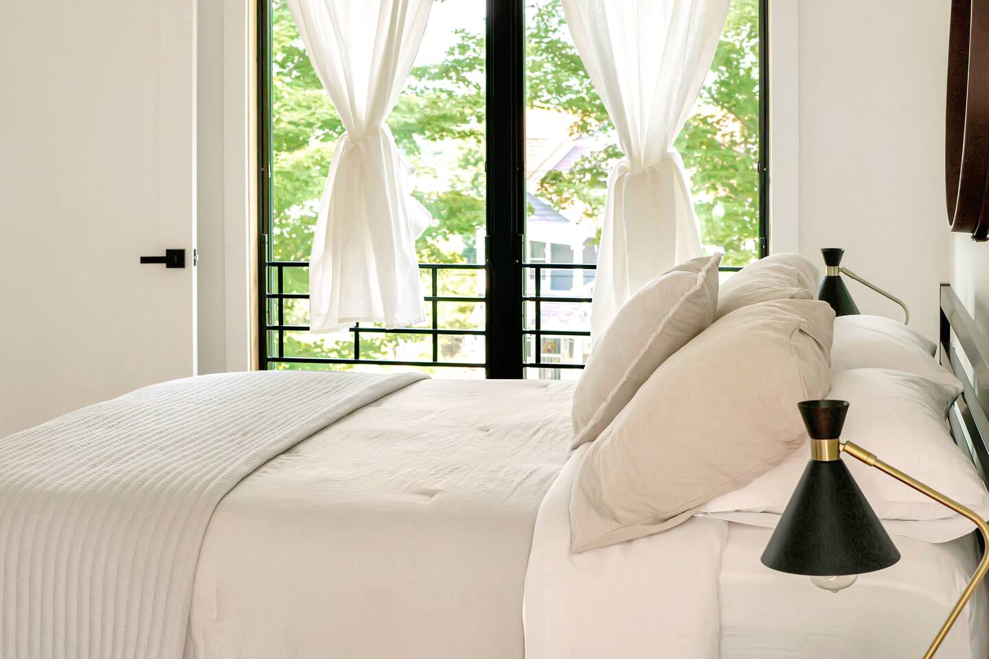 Cast House - Walkable & Modern