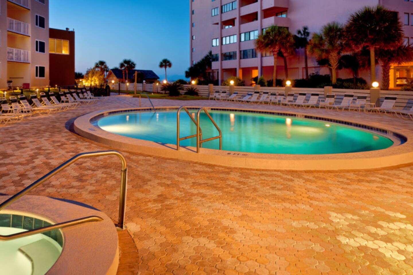 Footprints in the Sand/private beach/monthly disc