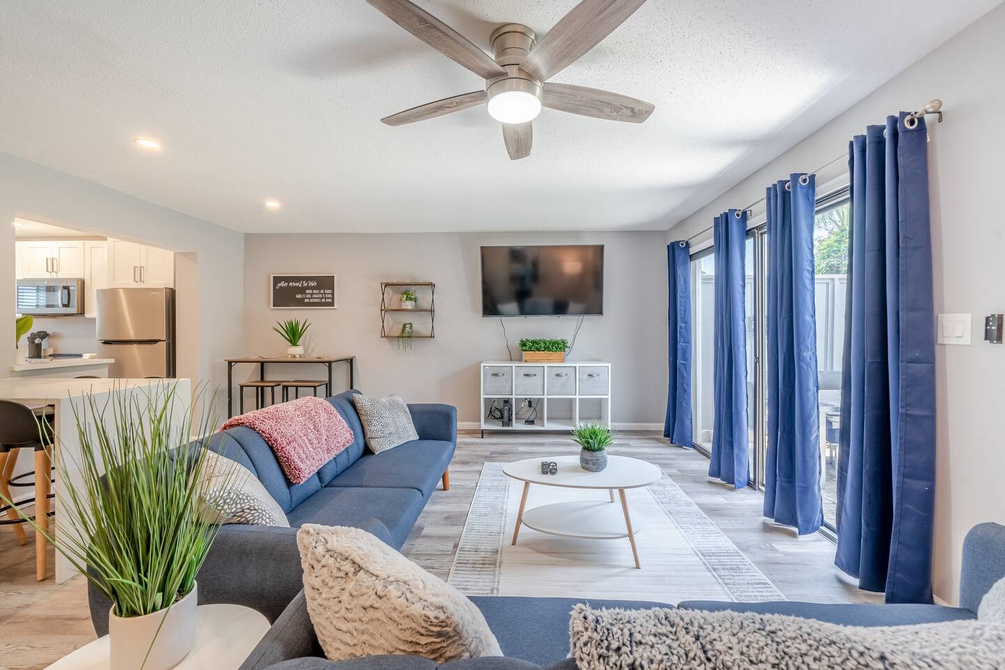 *Modern Serenity/Destin Beach- 2 Pools and Tennis*