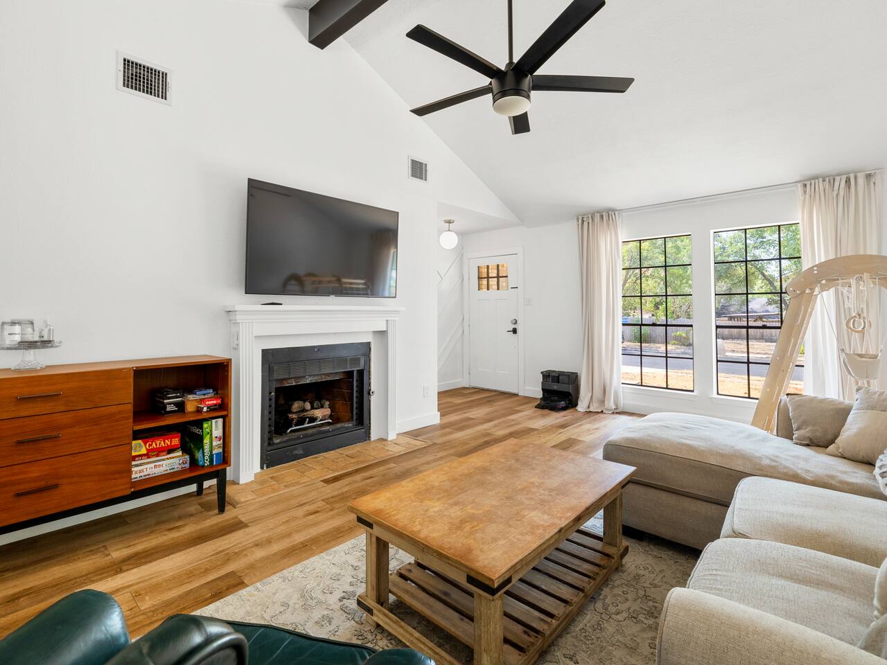 Office, Patio, Yard, Pet Friendly, Playground