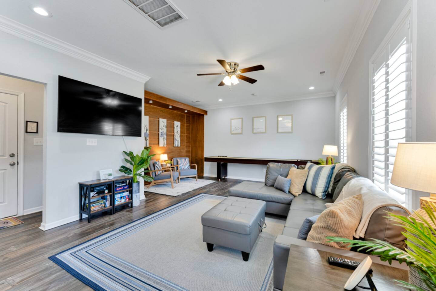 Family Friendly Oasis-3 BR, + Short Walk to Beach!