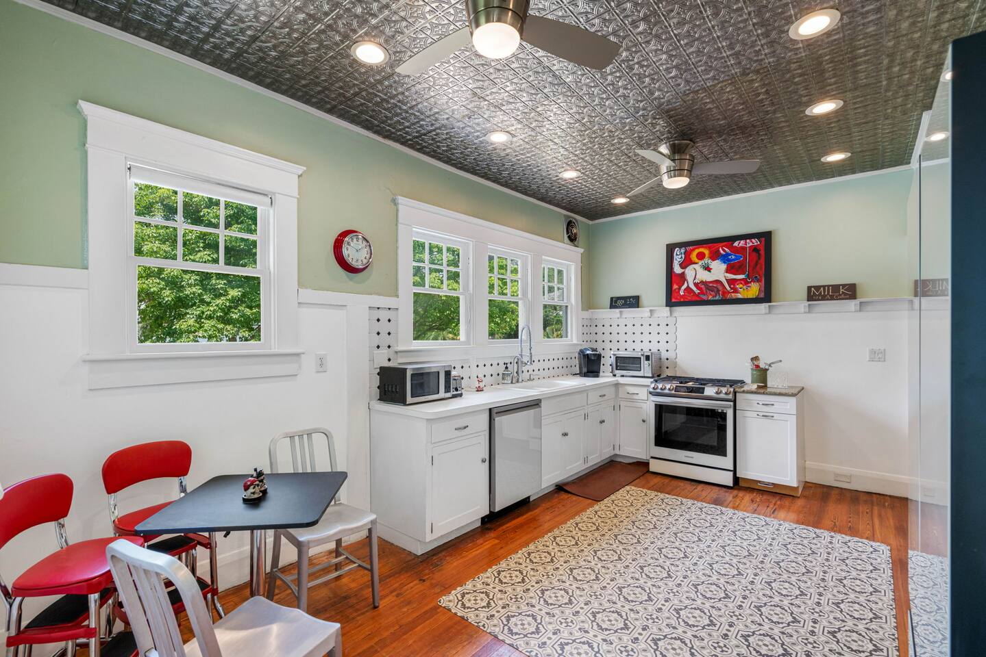 Spacious Hyde Park Retreat on Packwood — photo 2