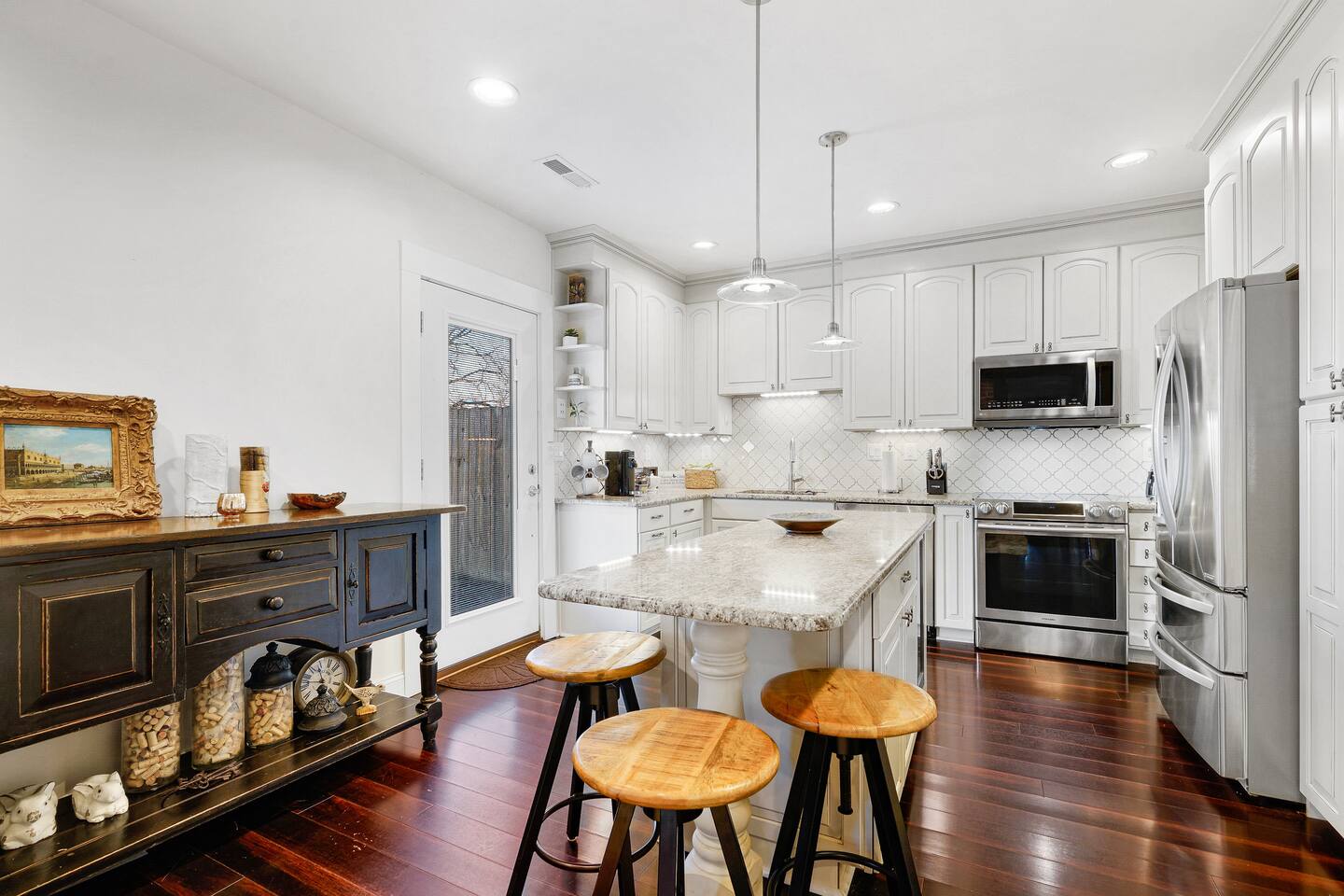 Historic Home in Downtown Leesburg + Fire Pit