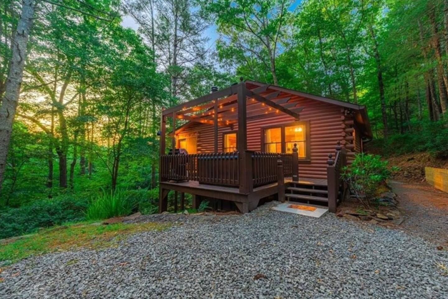 Cozy Forest Hideaway- Mins to Ellijay & Blue Ridge