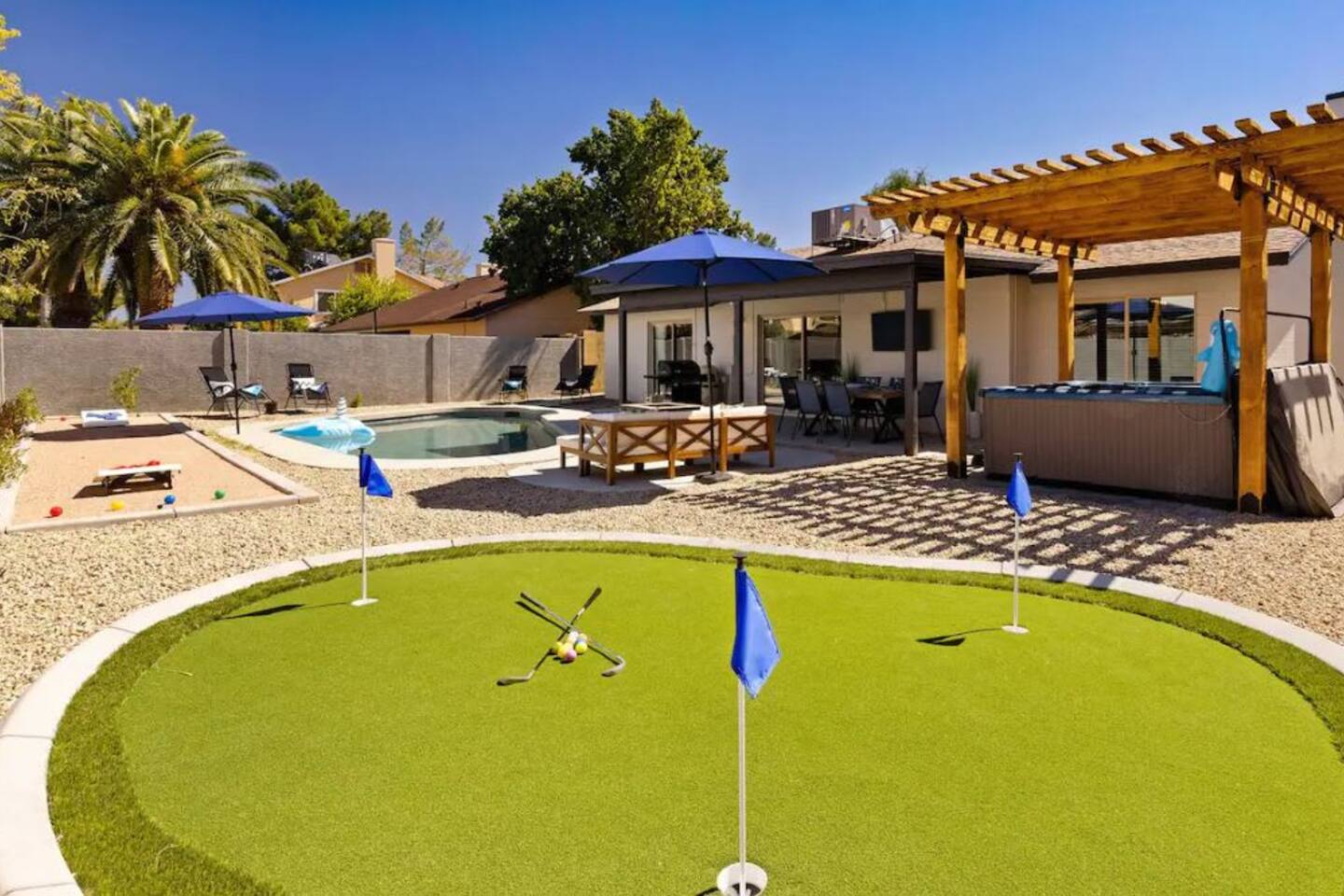 Relaxing Family Haven, Pool, Hot Tub, Games