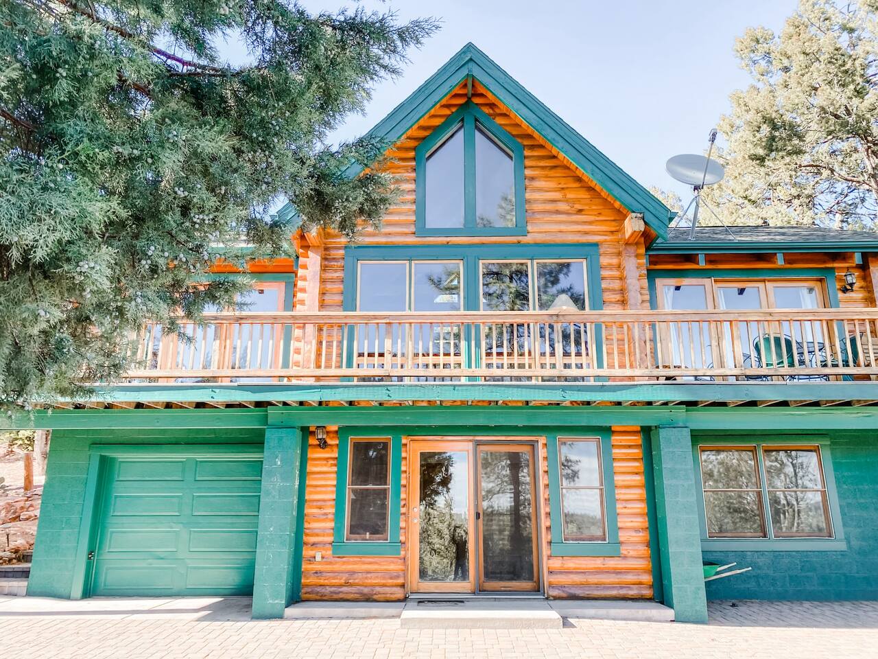 Stunning Views & Stargazing Deck for Your Getaway