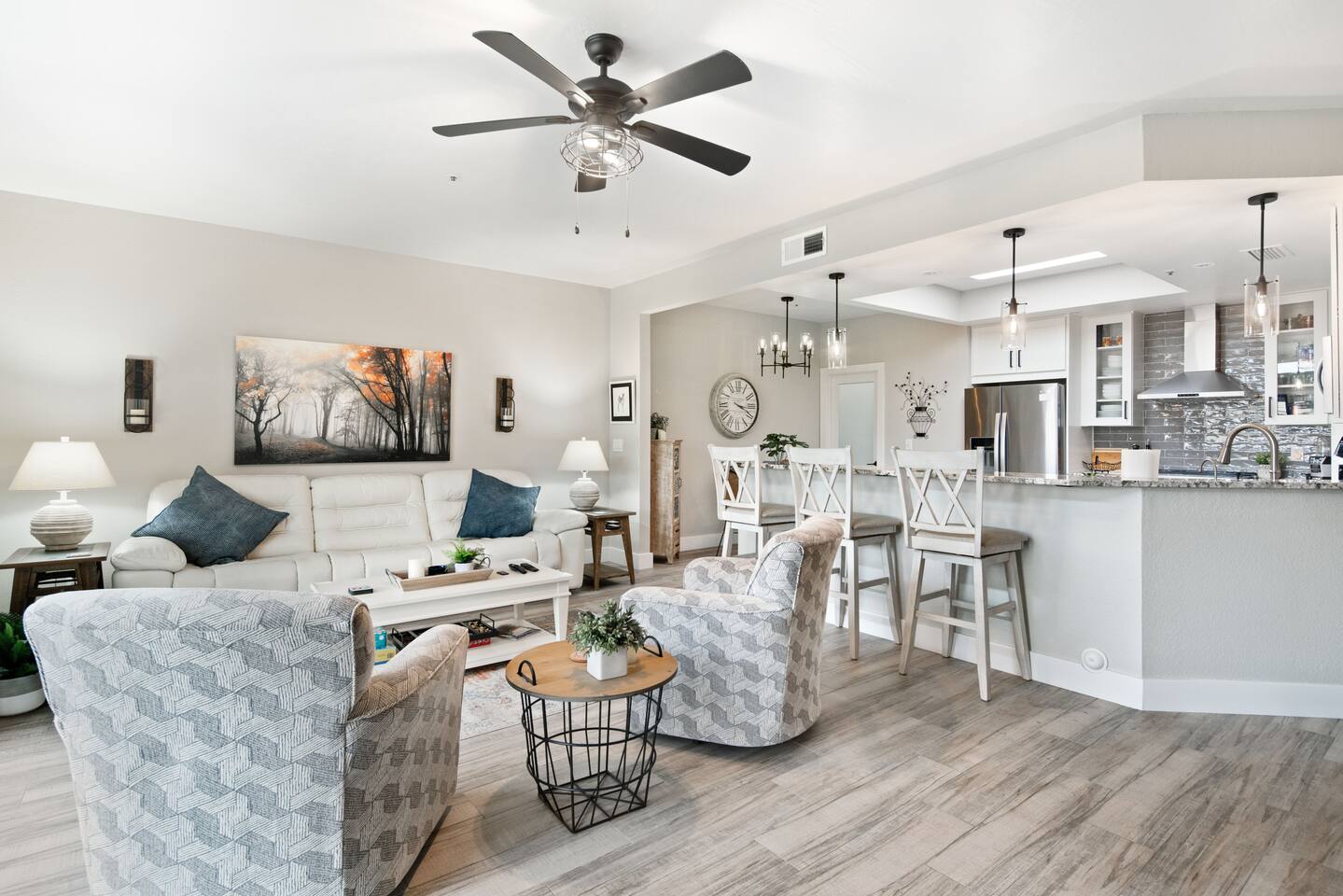 Peaceful Escape w/ Fire Pit, Pool,Near Mayo Clinic