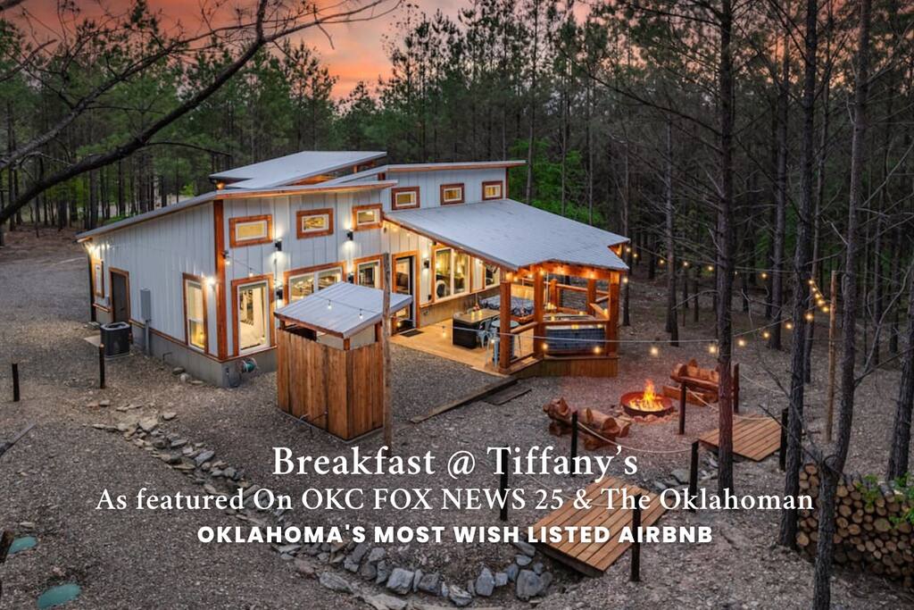Romantic, Hot Tub, Grill, Firepit, Swing Bed