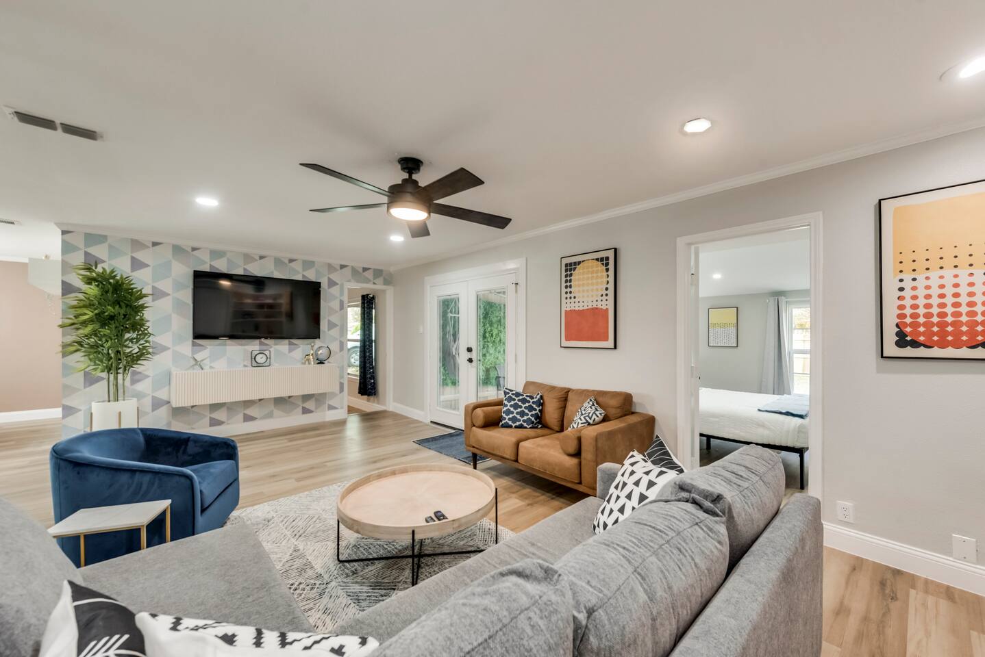 Plano 4BR Getaway•Sleeps 10•King•4 Smart TVs•Pets