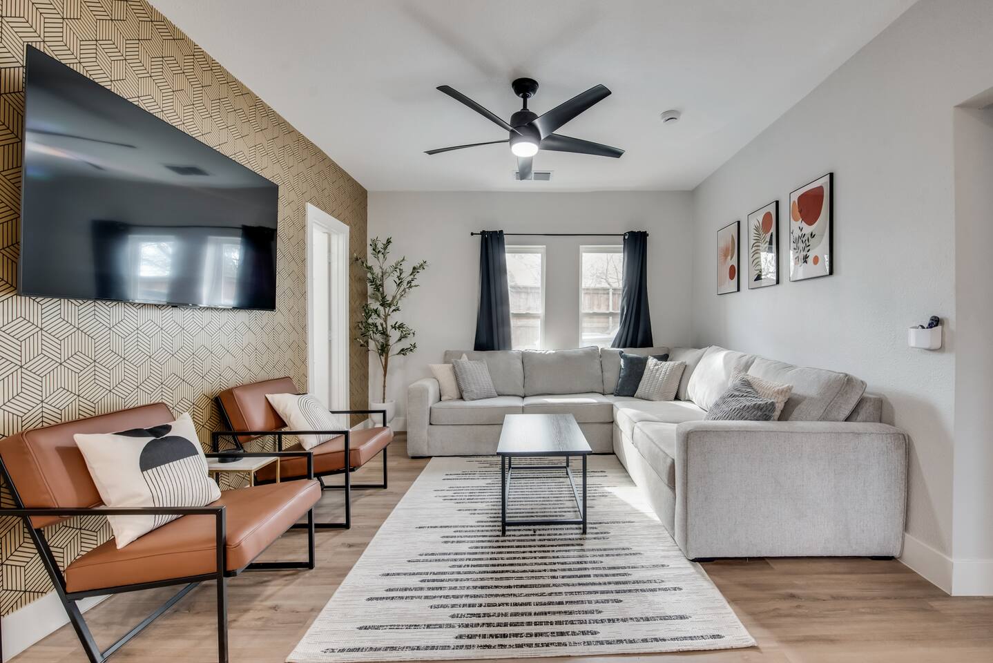 Luxe 5BR Retreat |Kings + Patio TV |Near DT Keller