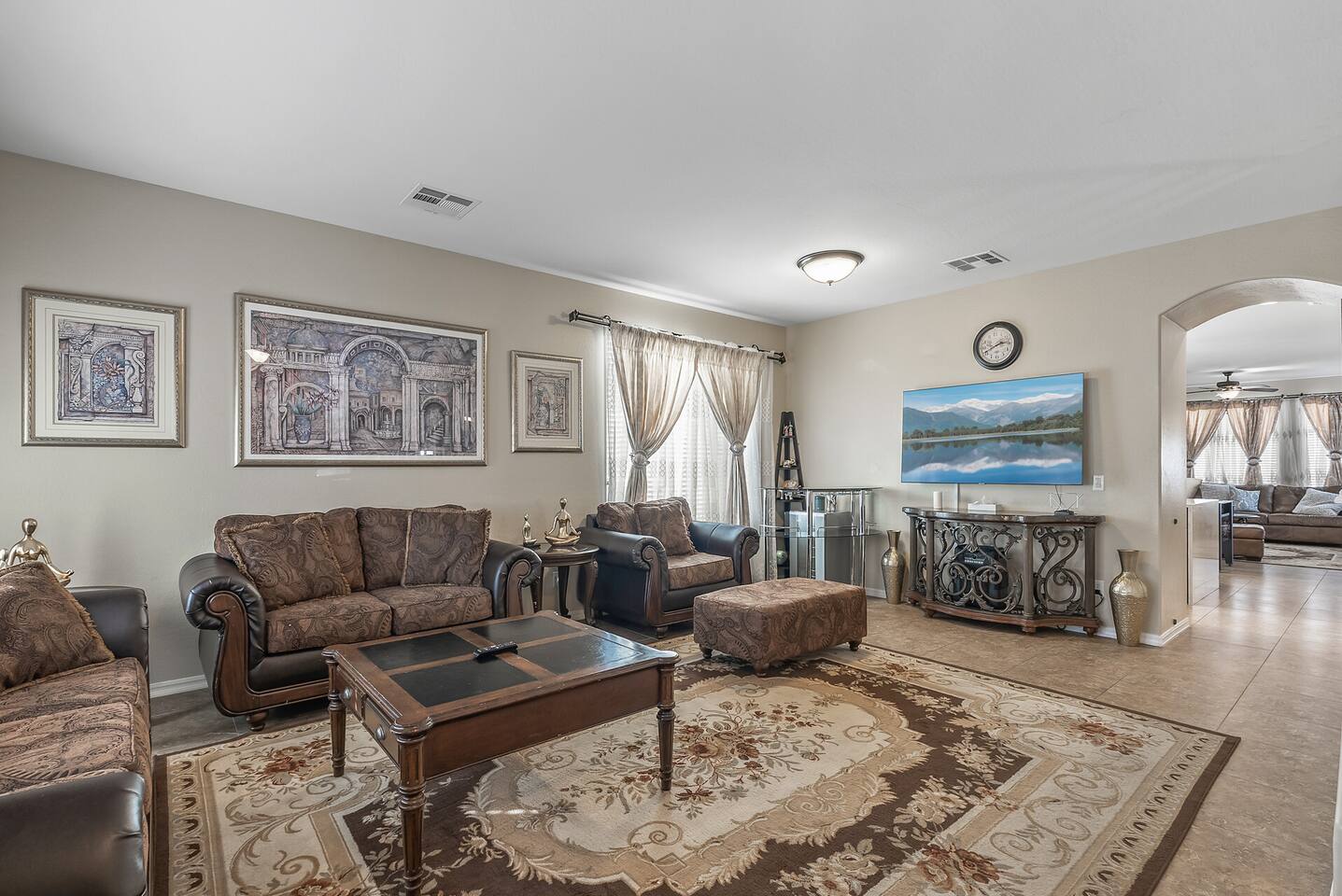 Entire Home 4 Beds 2.5 Baths Surprise Downtown, AZ