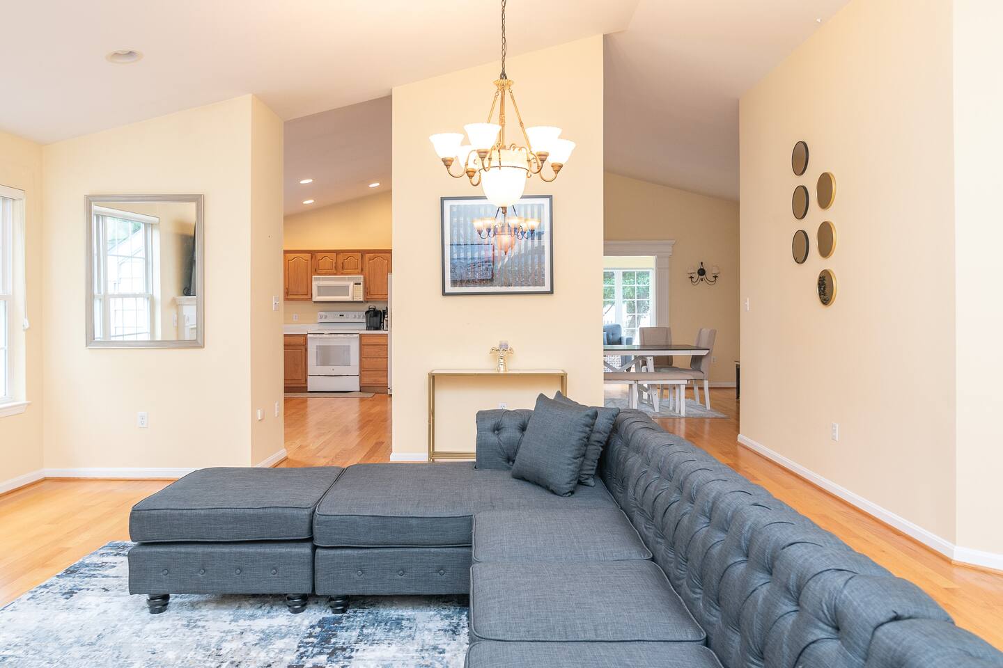 Ray of Sunshine-Dog Friendly, 4BR,furnished deck photo 11