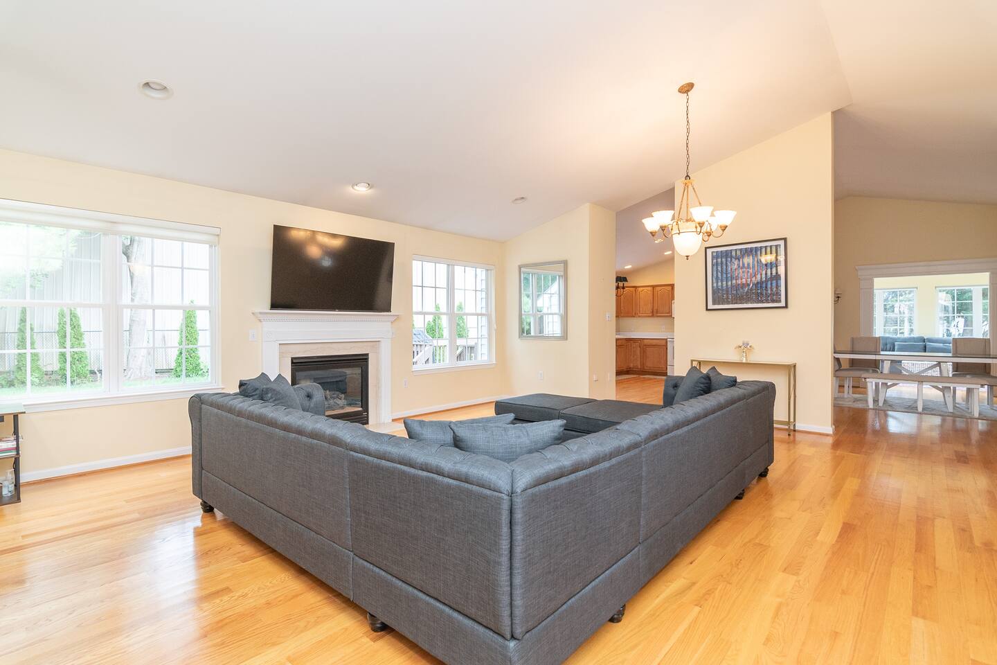 Ray of Sunshine-Dog Friendly, 4BR,furnished deck photo 15