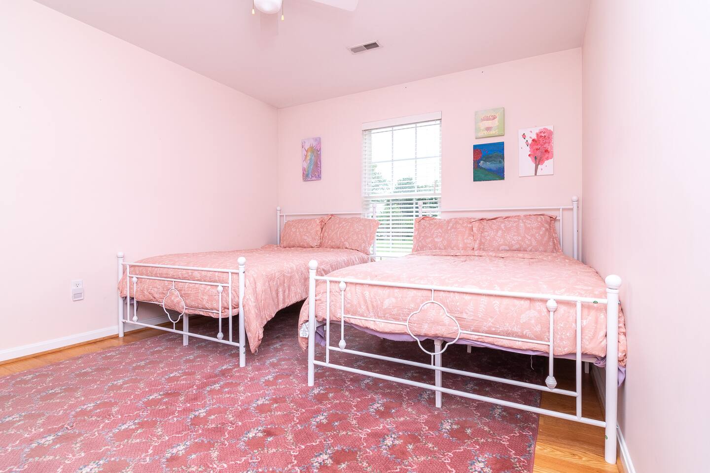 Ray of Sunshine-Dog Friendly, 4BR,furnished deck photo 28