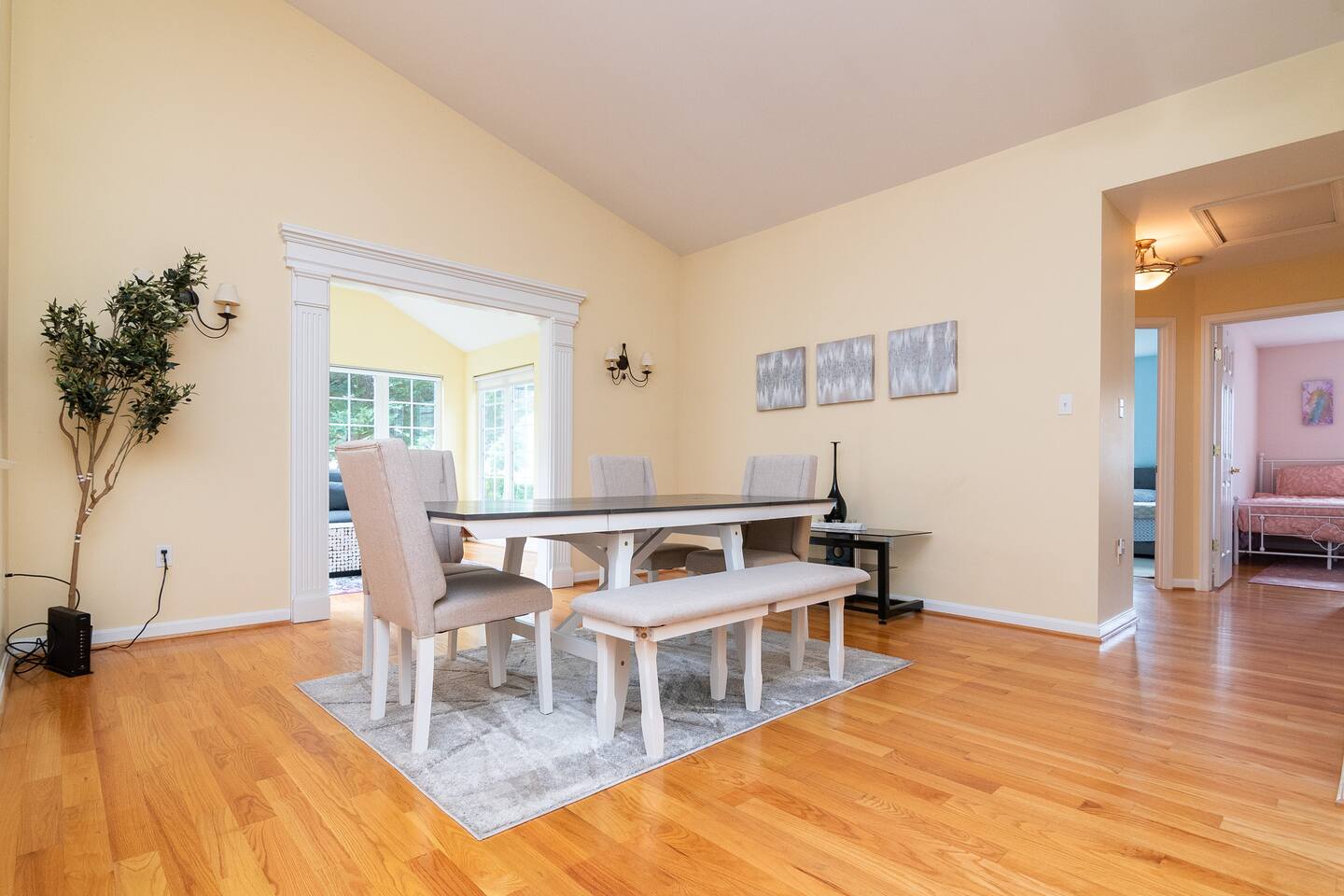 Ray of Sunshine-Dog Friendly, 4BR,furnished deck photo 17