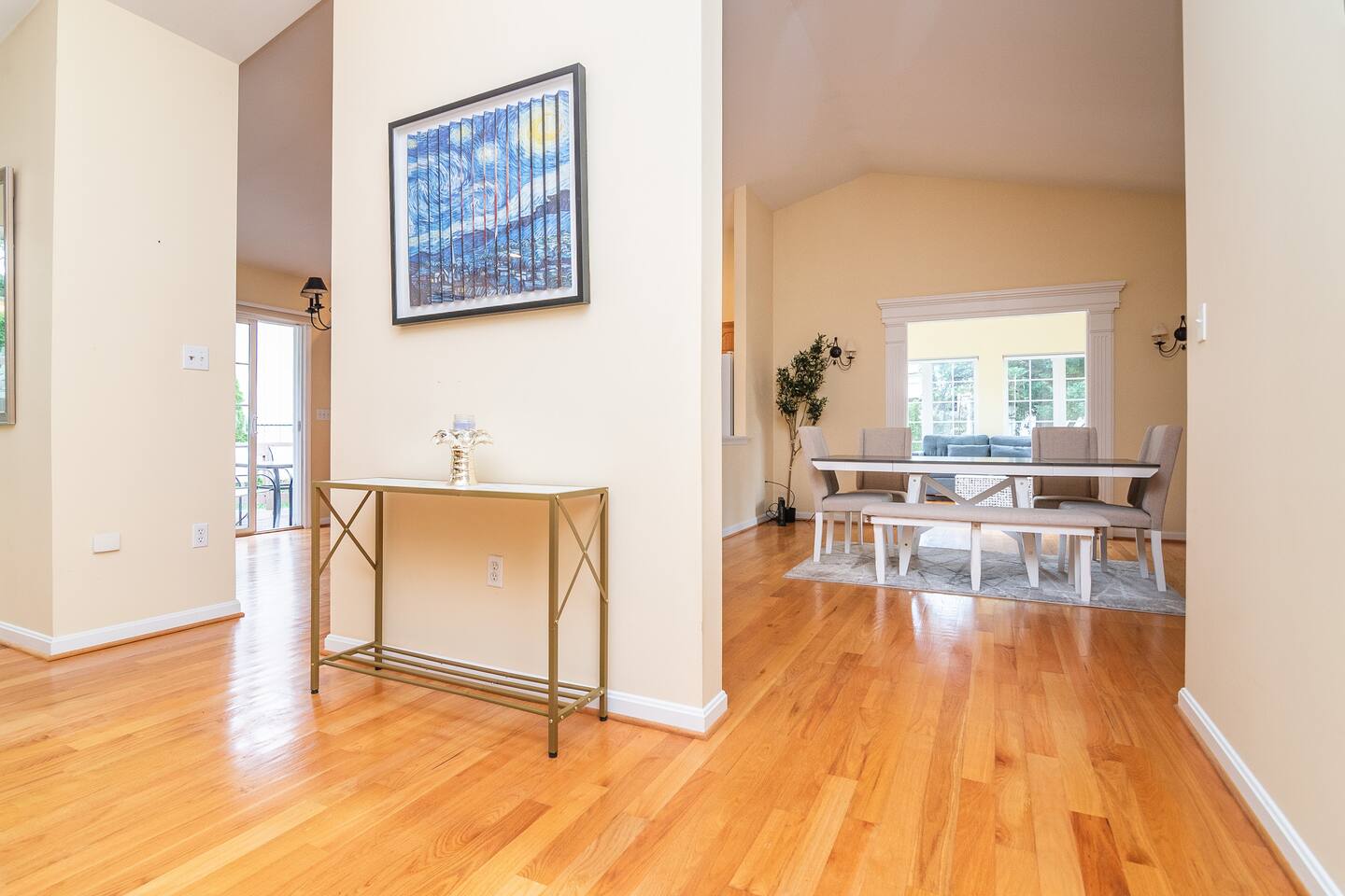 Ray of Sunshine-Dog Friendly, 4BR,furnished deck photo 18