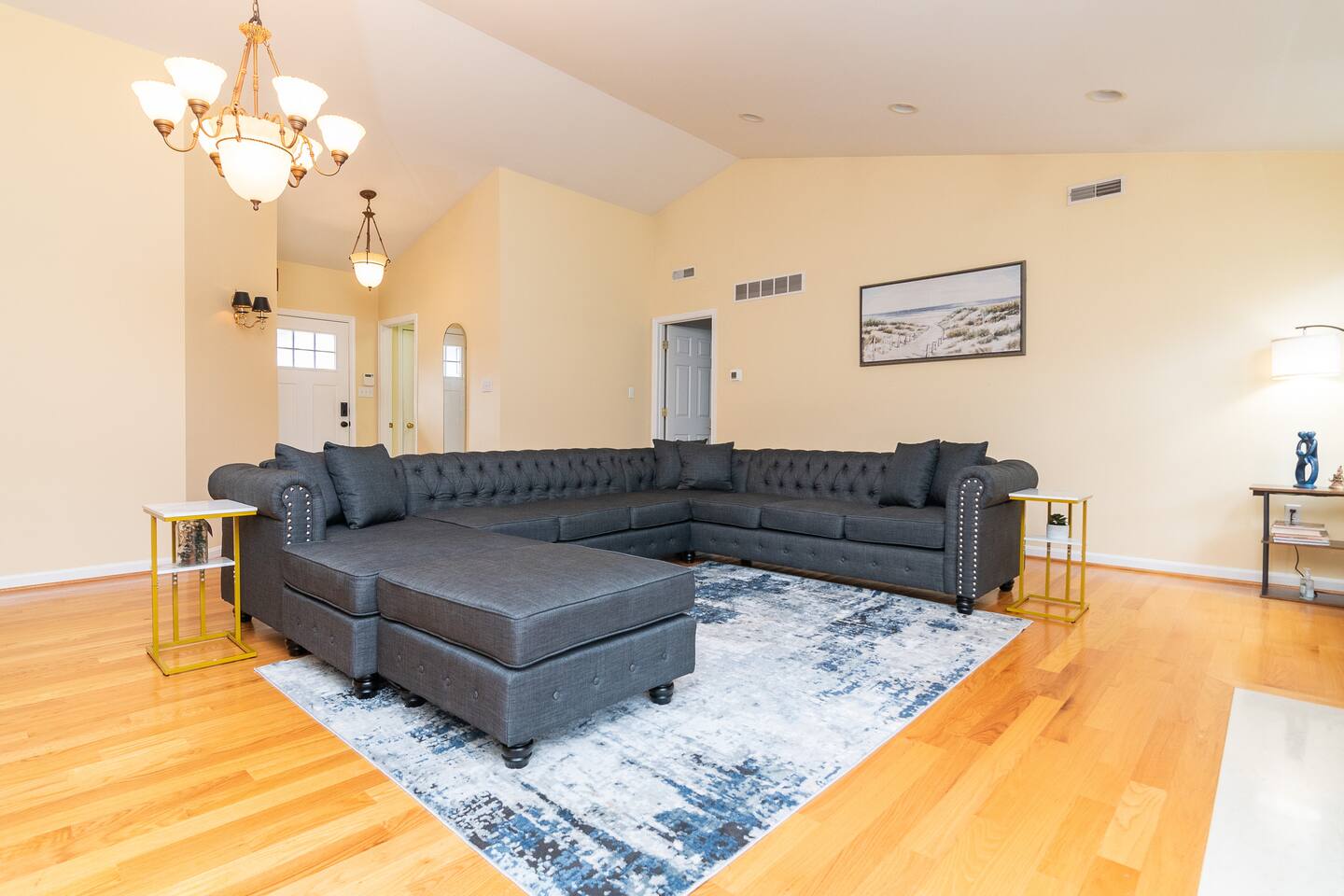Ray of Sunshine-Dog Friendly, 4BR,furnished deck photo 12