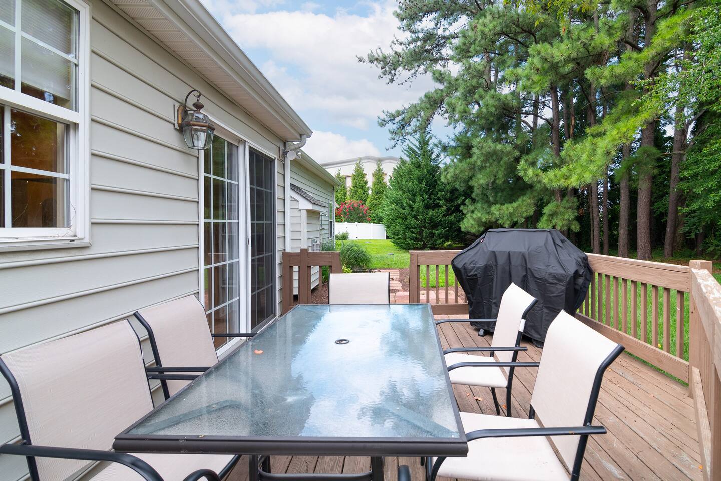 Ray of Sunshine-Dog Friendly, 4BR,furnished deck photo 36