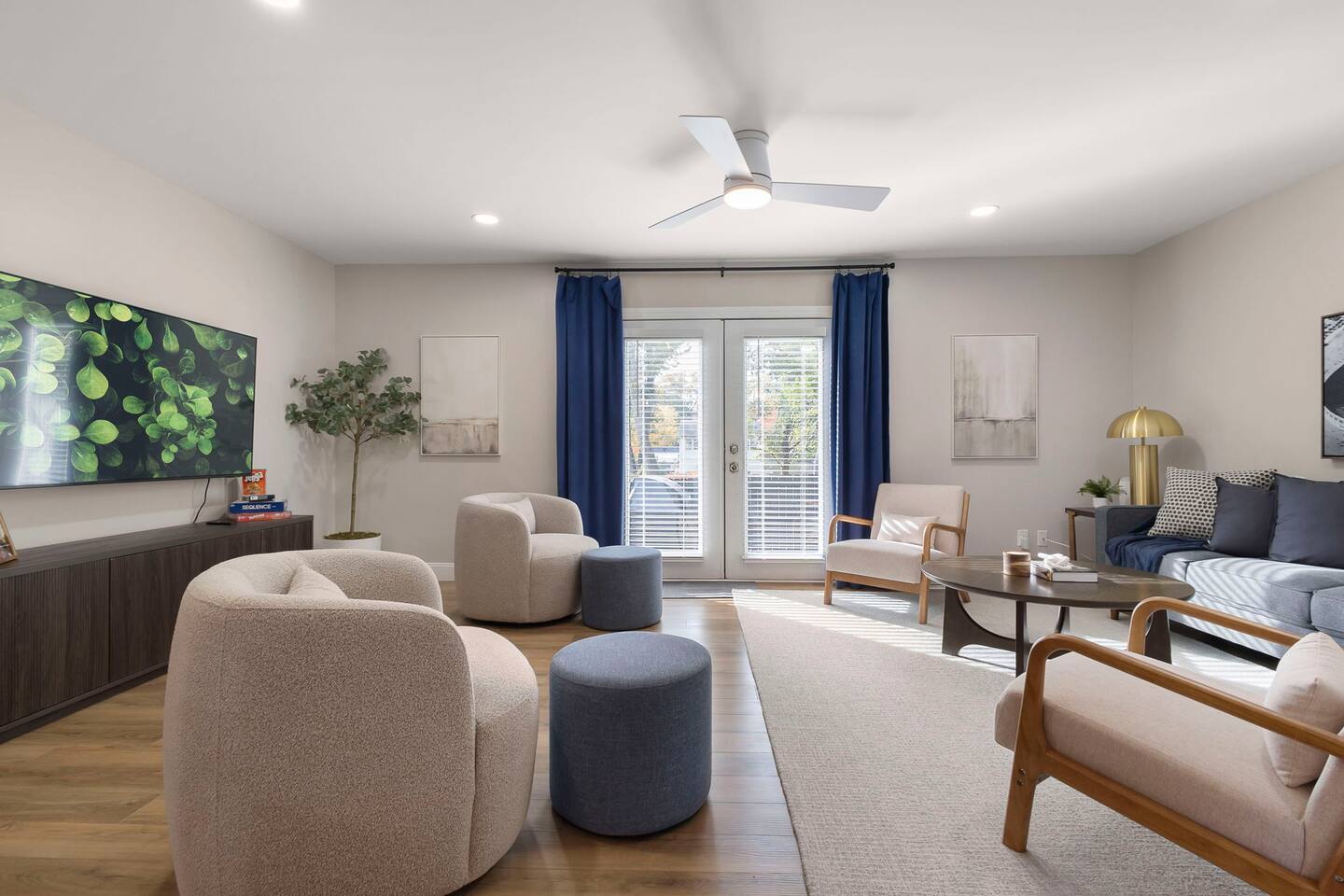 Big Groups | Modern Comfort in a Prime Location