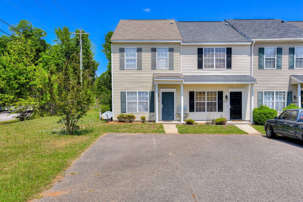 2BR/2.5BA - 2 Story Townhouse - Washington Rd