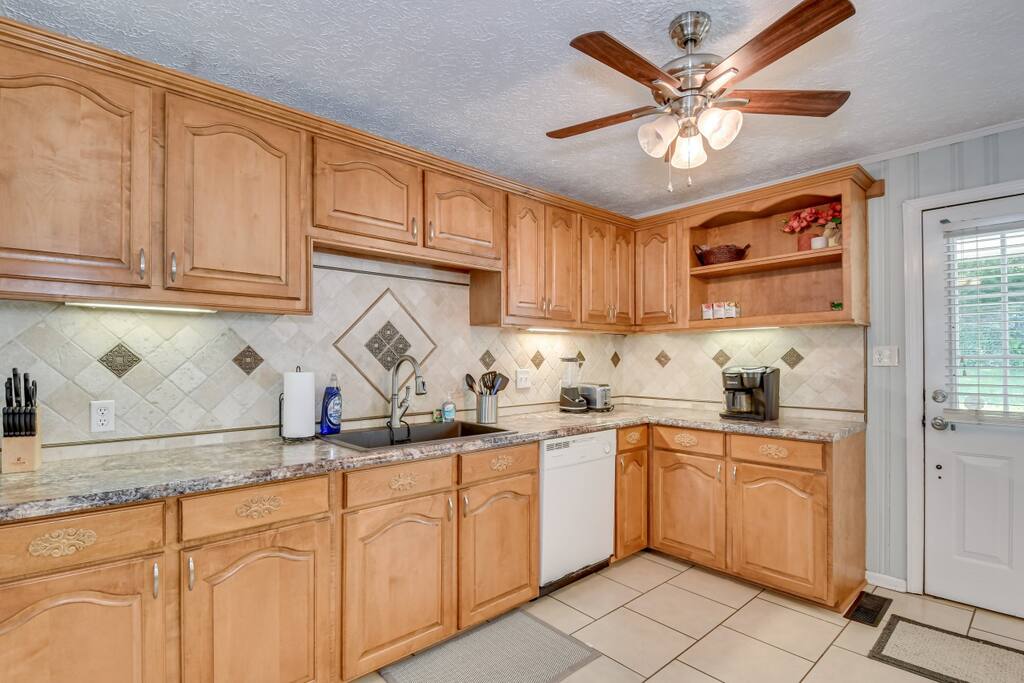 3BR/2.5BA - Magnolia - Washington Rd - SuperHost!