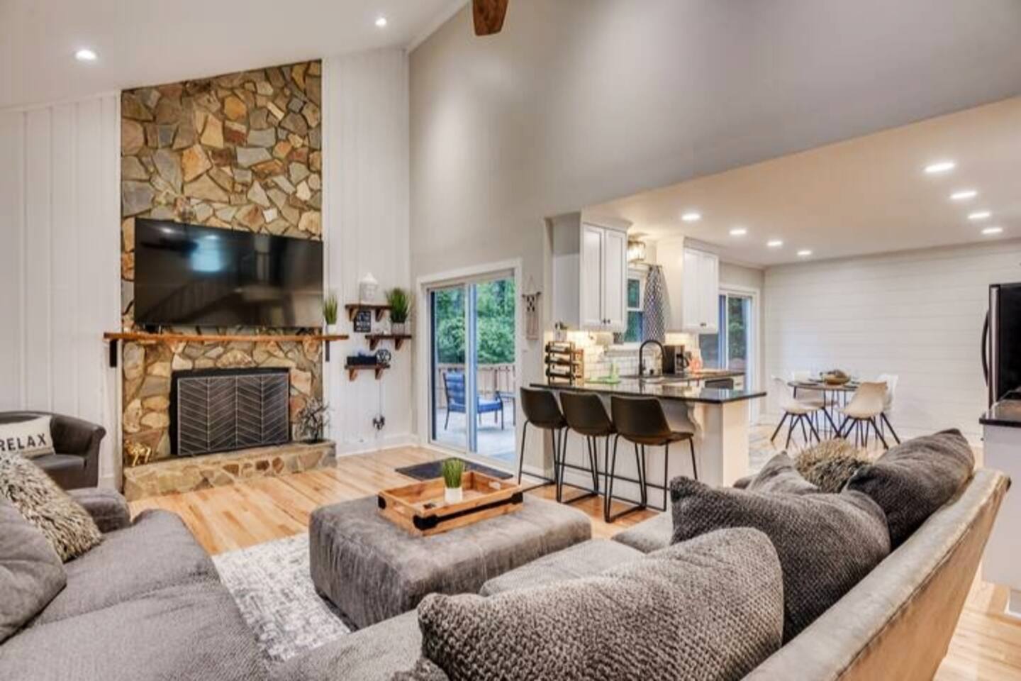 The Masters | Modern & Spacious | Sleeps 6