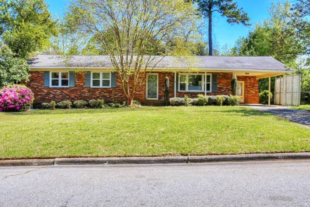 Masters 2025 - Glenwood Dr - Walk to the gates!