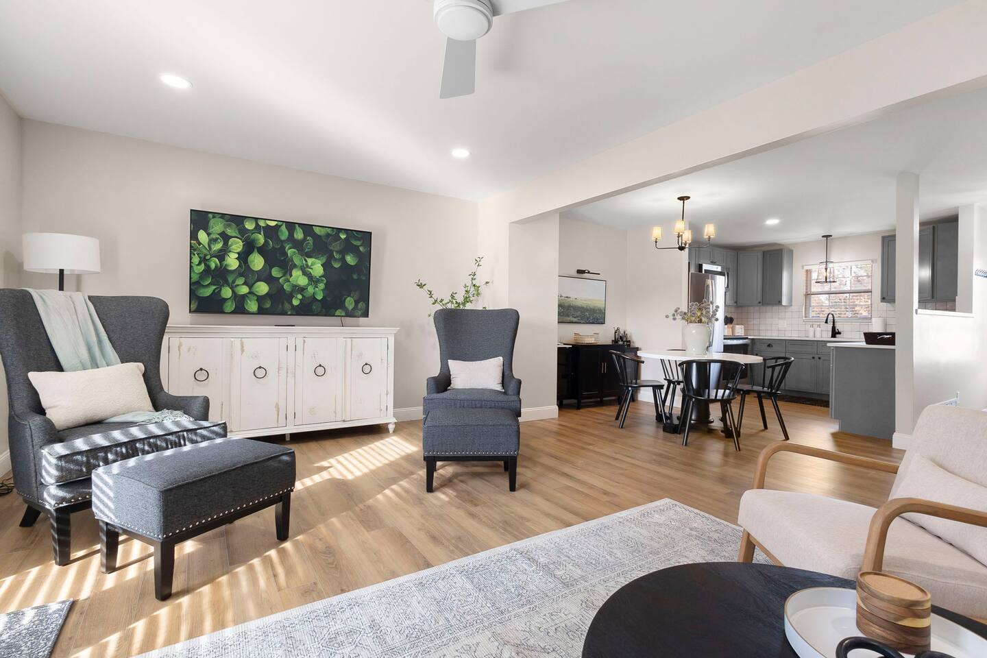 Groups | Space to Stay Together, Comfort to Relax