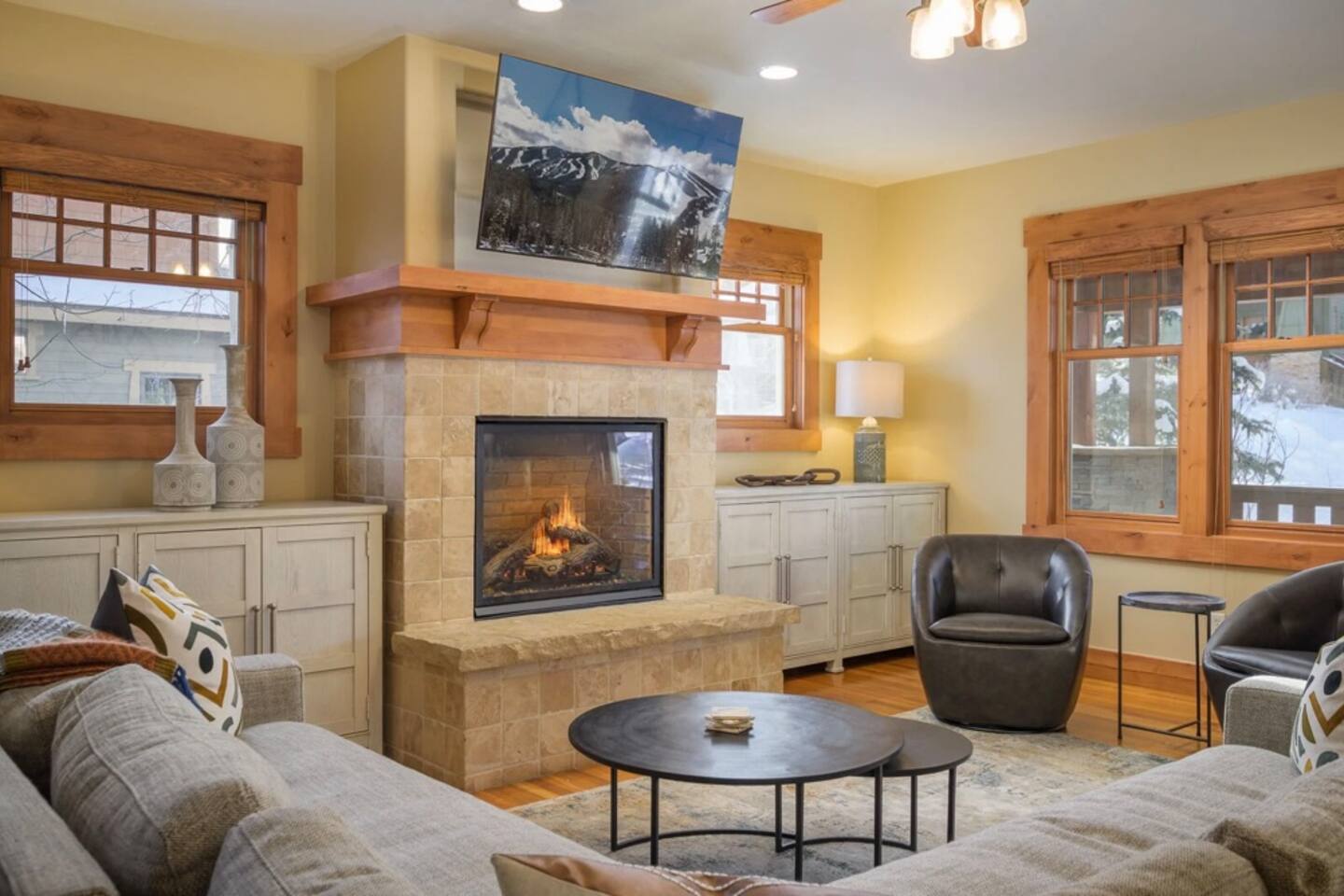 Luxury 5BR Winter Park Cabin w/ Hot Tub & Firepit