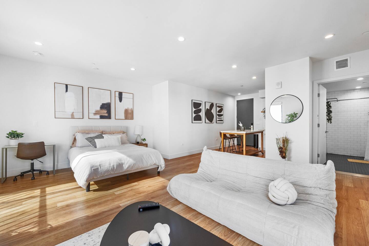 Versatile Luxury Studio LA | All included