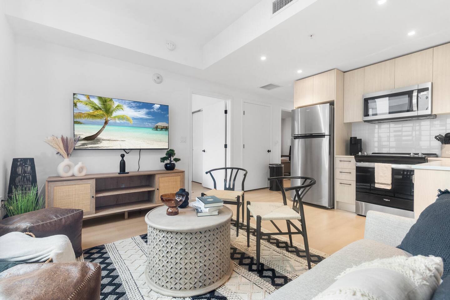 Heart of Wynwood Luxury & Modern 2 Bedroom Apt