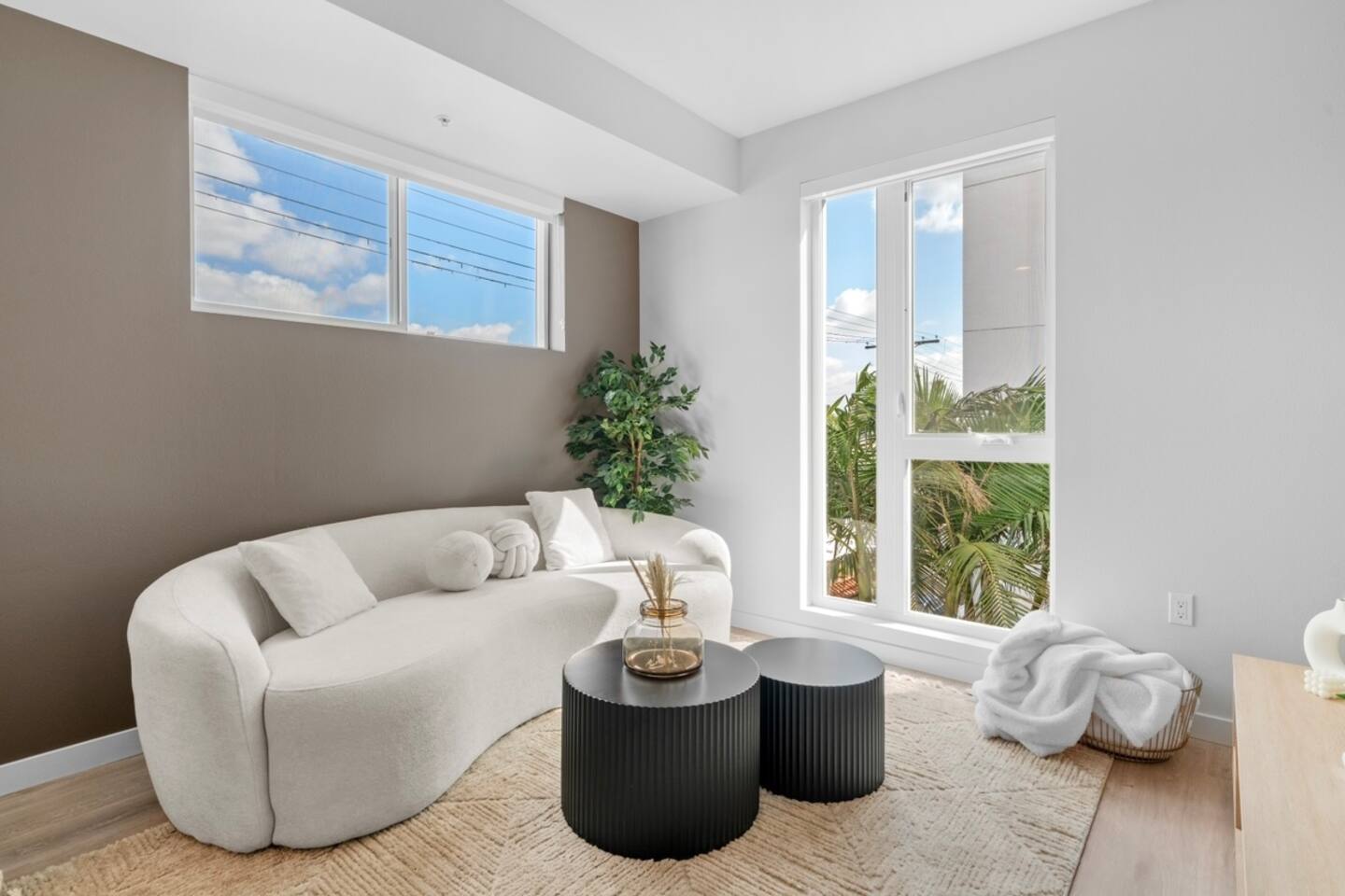 Luxury & Modern Apt for Monthly Stays