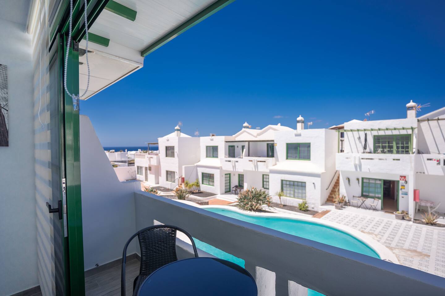 Apartamento con Piscina AC  Wifi