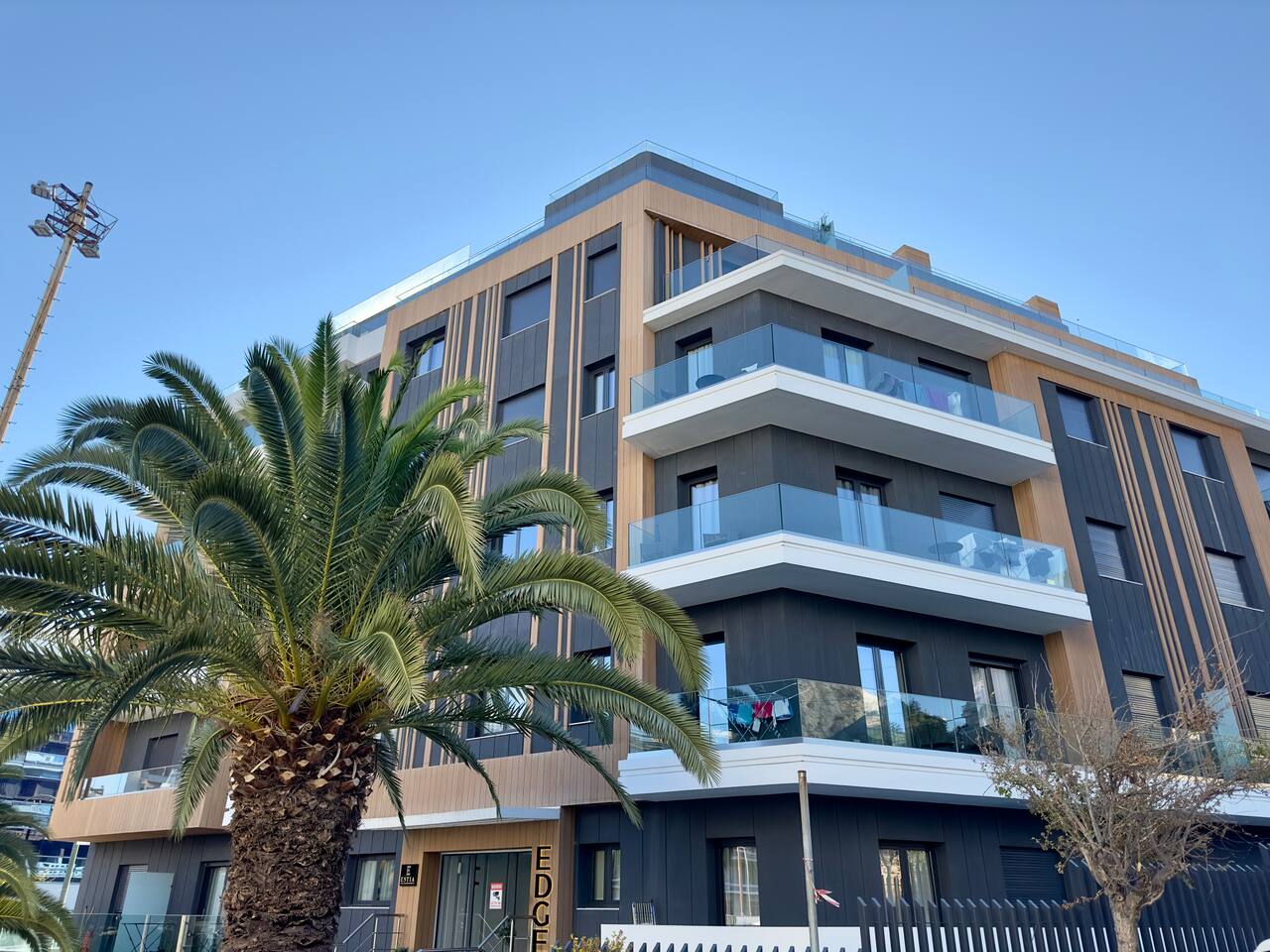 Zefyros Home - Luxe Stay with Pool & Gym by TT