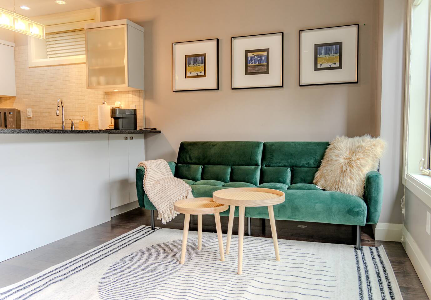 Private Cambie Village Suite min Downtown and Skytrain