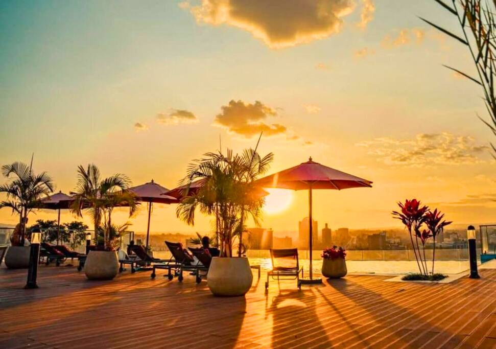 El Mufasa Skynest | Luxury Room + Pool + Gym