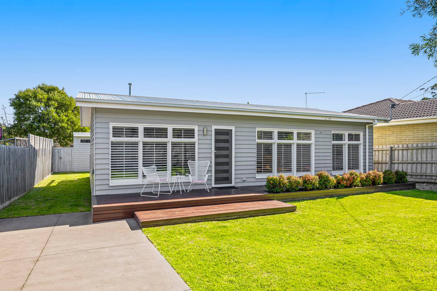 Ocean Retreat by Ready Set Stay