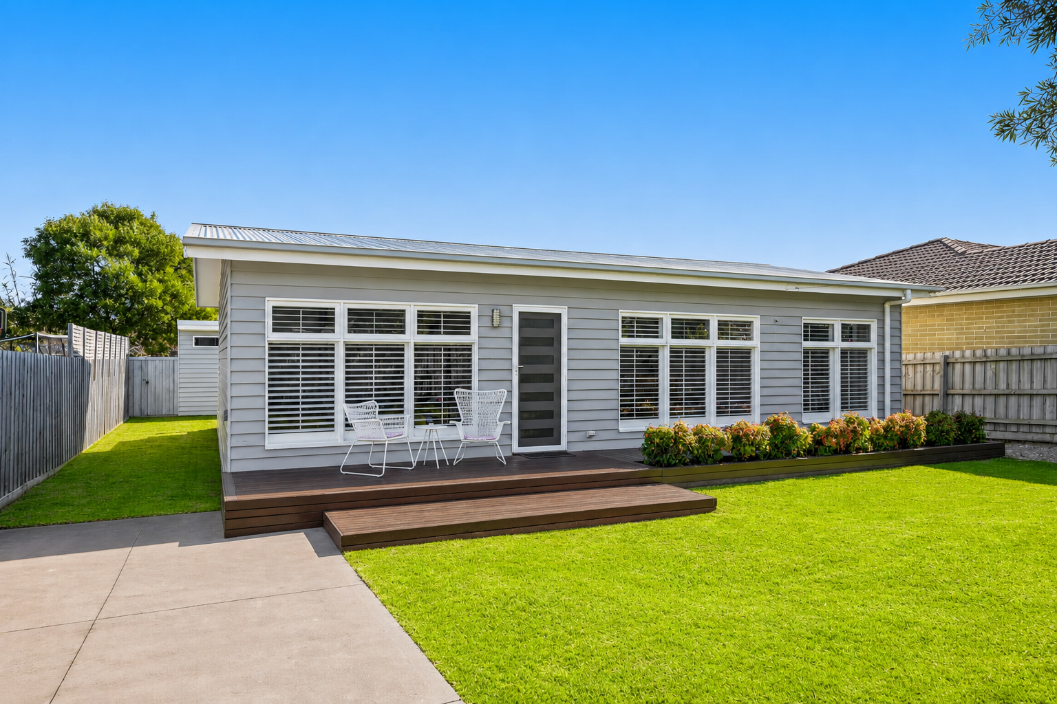 Ocean Retreat by Ready Set Stay