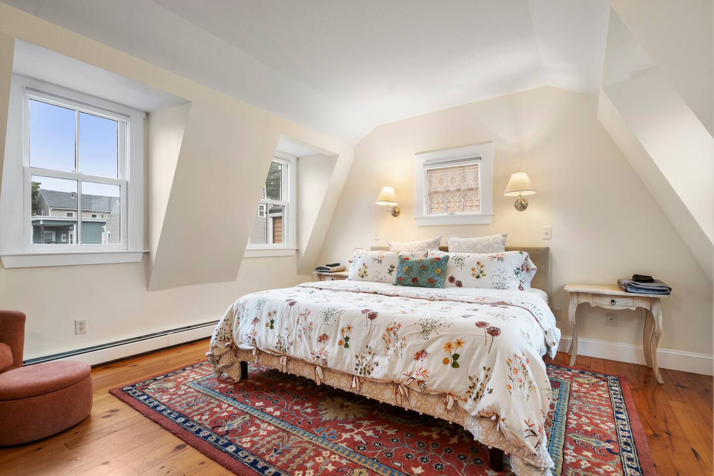 4BR Historic Home|Minutes 2 Downtown Salem|Parking