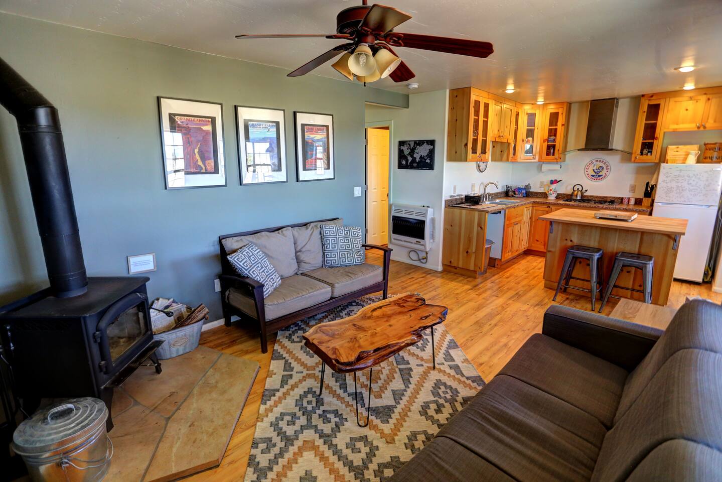 Off-Grid Eco Cabin - Rural Escape