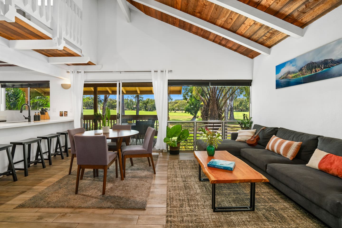 Bright & Airy Home: Waterfall View, Pool & Hot Tub