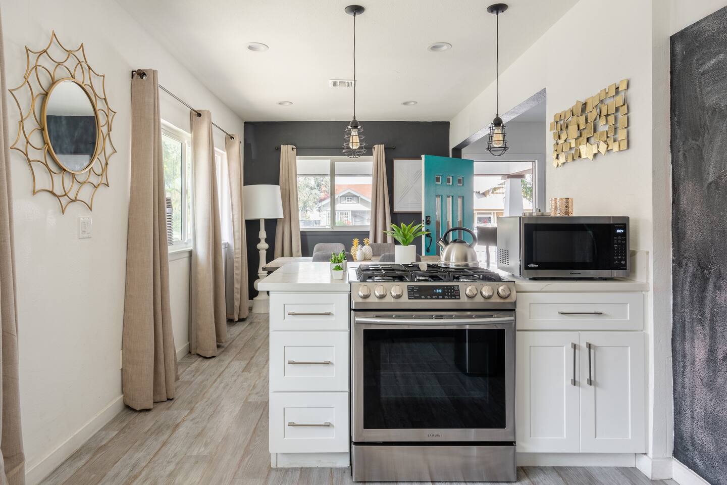 Home 3 Bed / 1bath close to Convention Center