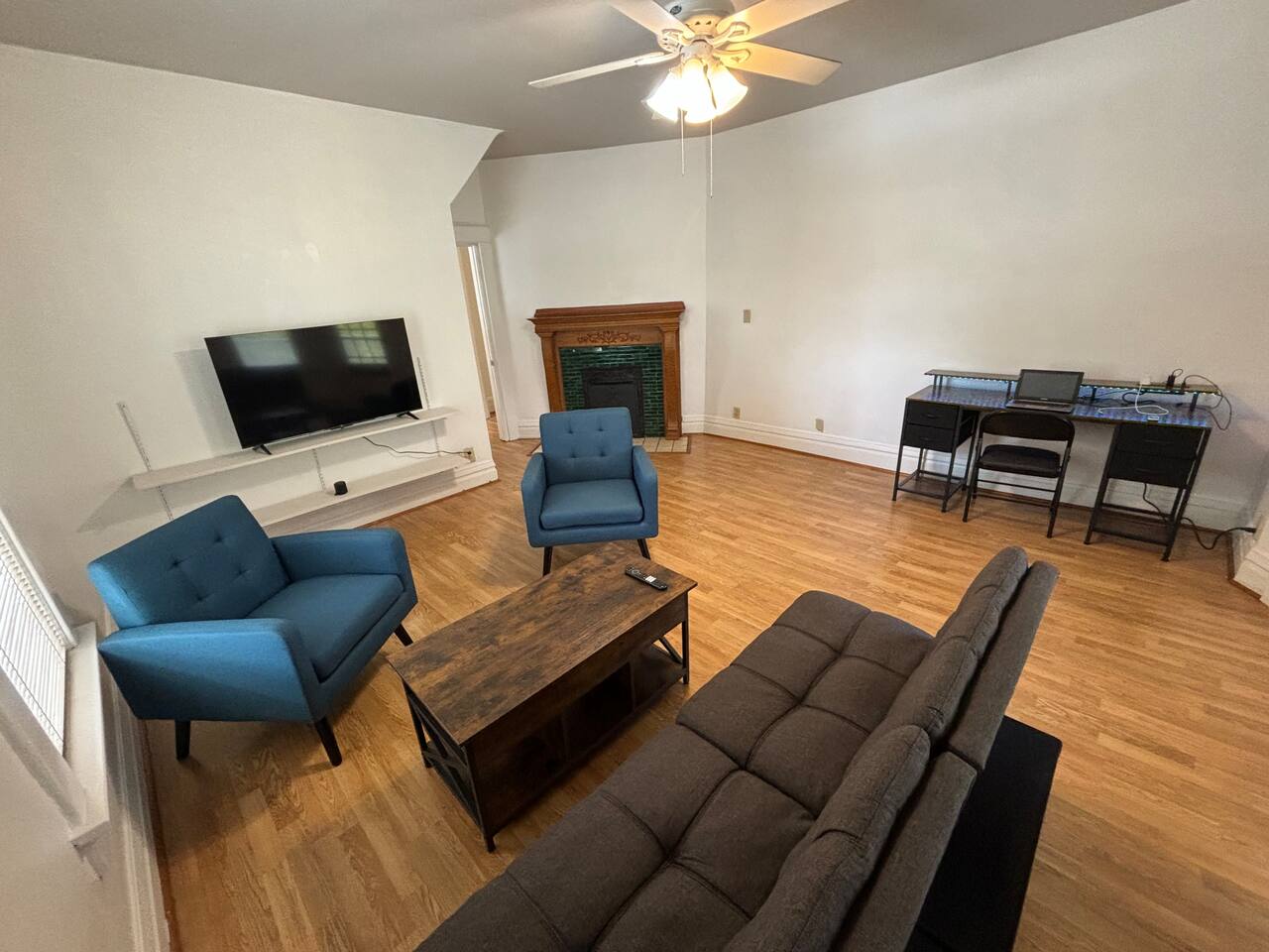 2nd Floor suite, close to ISU, Mill, & downtown