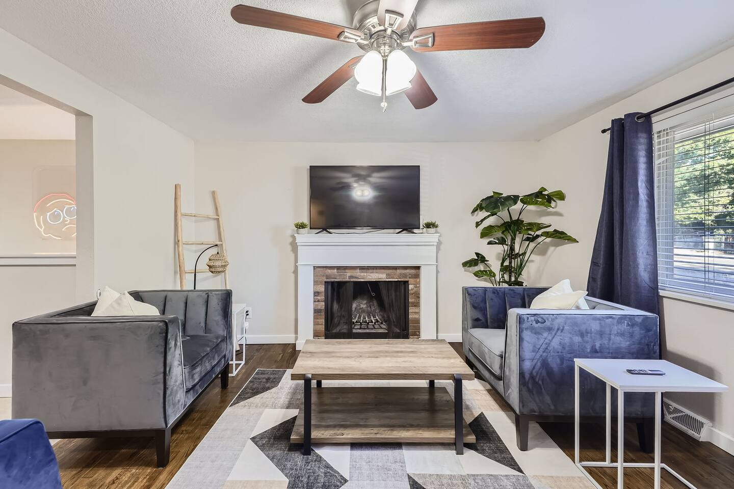 4BD | Hot Tub, BBQ, Games | 10 Mins to Olde Town