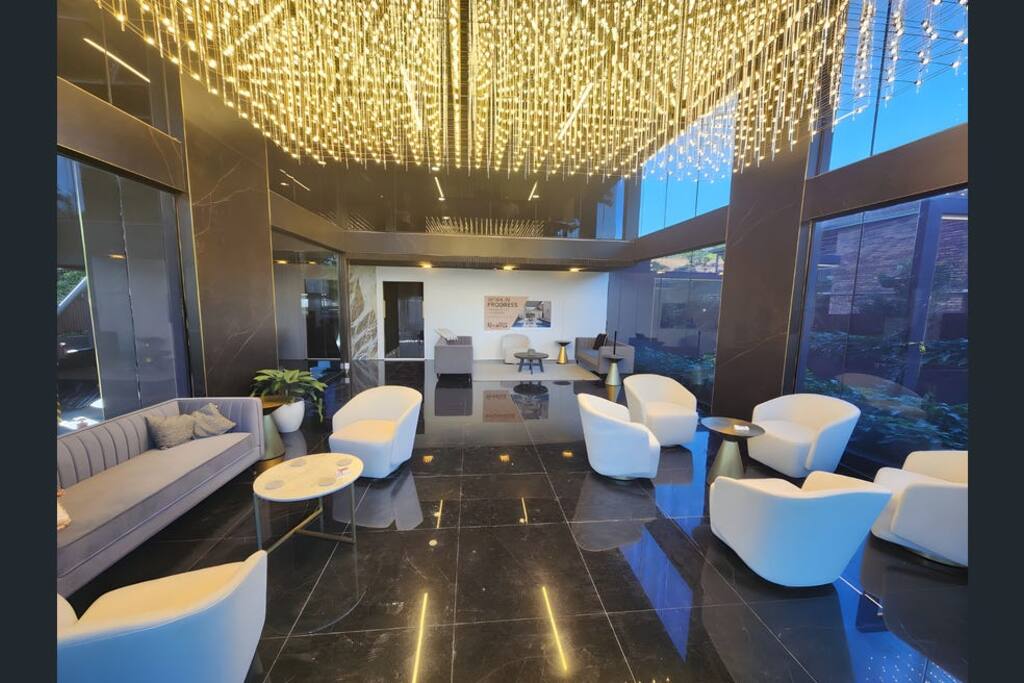 Contemporary Family Apt in Gabba