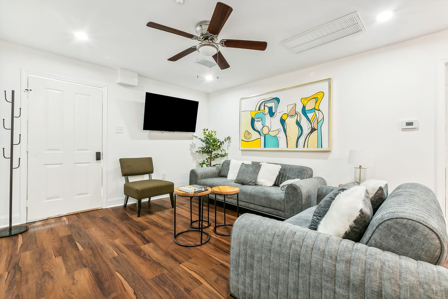 Chic Centrally Located 2BR