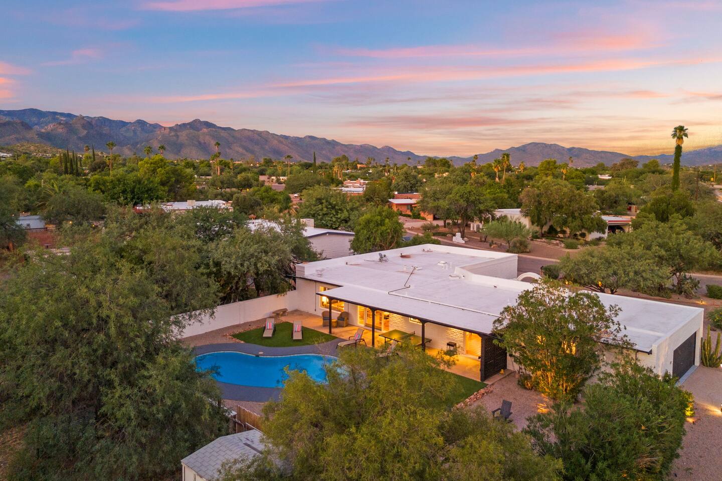 Sabino Canyon- Pool, Firepit, Ping Pong Epic