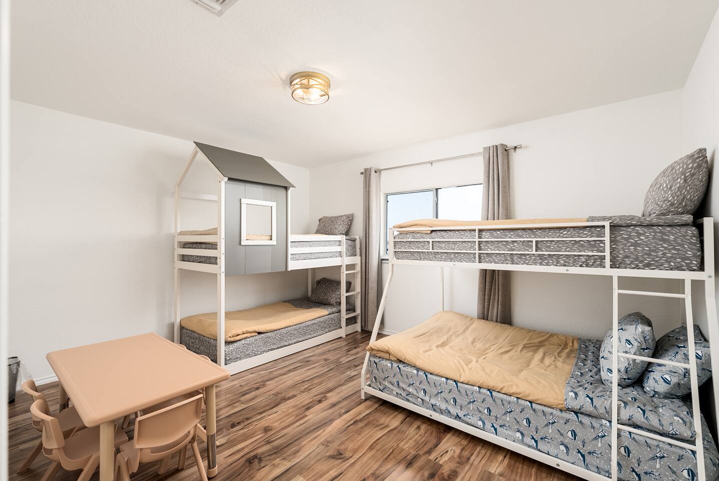 Spacious 4BR w Game Room - 15 min to Seaworld